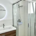 Lovely Sanmar, Heated Pool, Private Gymnasium וילה