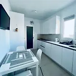 וילה Lovely Sanmar, Heated Pool, Private Gymnasium *