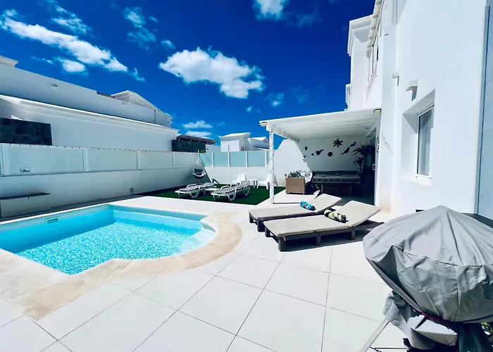 Lovely Sanmar, Heated Pool, Private Gymnasium Villa Playa Blanca (Lanzarote)