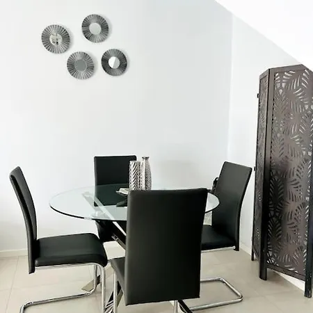 Lovely Sanmar, Heated Pool, Private Gymnasium Villa