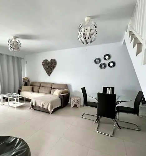 Lovely Sanmar, Heated Pool, Private Gymnasium Villa