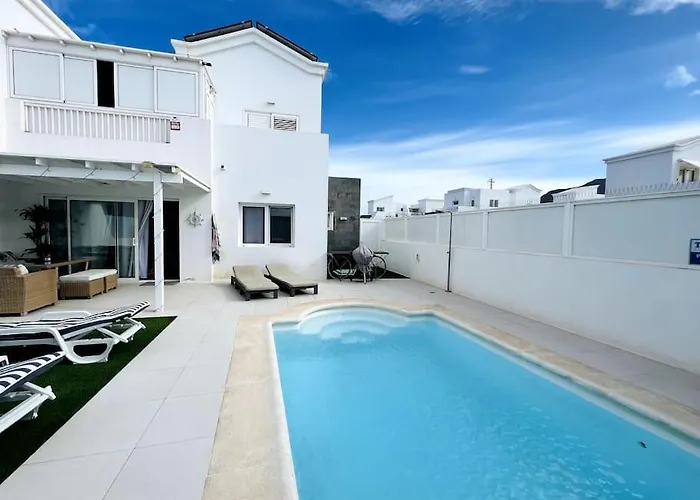 Lovely Sanmar, Heated Pool, Private Gymnasium فيلة *