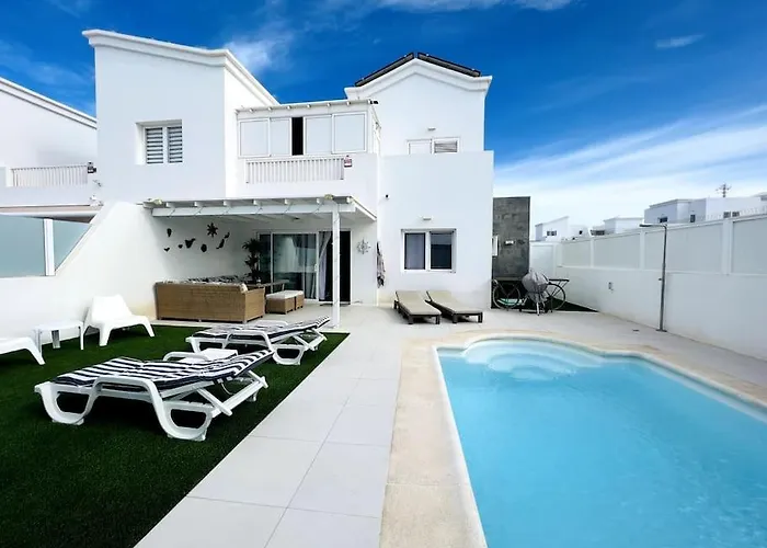 Lovely Sanmar, Heated Pool, Private Gymnasium * Playa Blanca (Lanzarote)