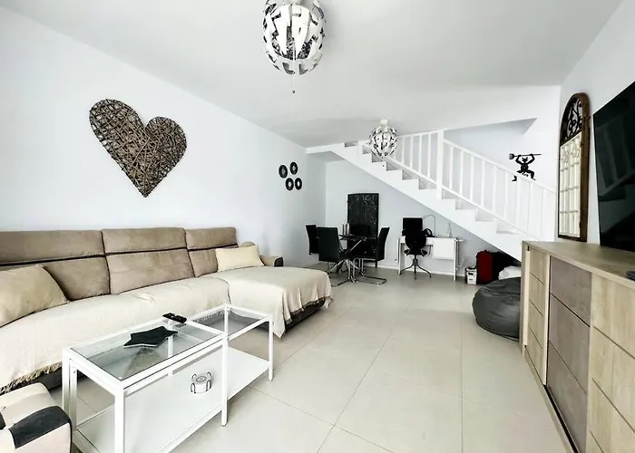 فيلة Lovely Sanmar, Heated Pool, Private Gymnasium بلايا بلانكا