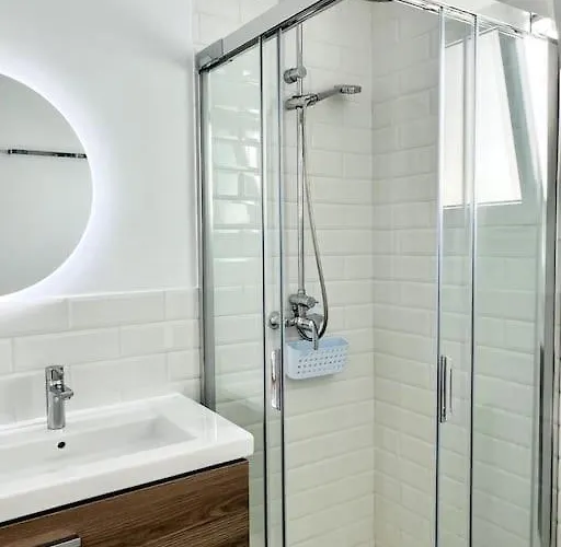 Lovely Sanmar, Heated Pool, Private Gymnasium فيلة